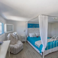 Kastro Antiparos Greece Zenhotels