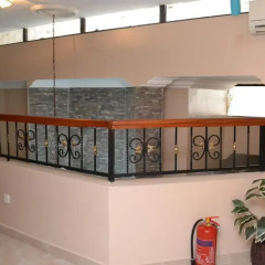 Отель The Emperor Place (Annex) балкон