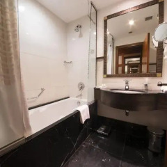 Отель Holiday Inn Kuwait ванная фото 4