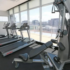 Alex Perry Hotel & Apartments фитнесс-зал