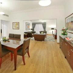 Golden Sands Hotel Sharjah 4* Апартаменты фото 12