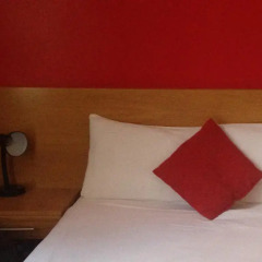 Newton Hotel 3* Стандартный номер с двуспальной кроватью