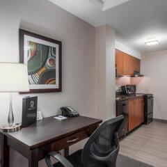 Отель Regency Suites Hotel Канада, Калгари - отзывы, цены и фото номеров - забронировать отель Regency Suites Hotel онлайн в номере
