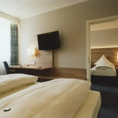 Hotel Jedermann 2* Стандартный семейный номер с двуспальной кроватью фото 13