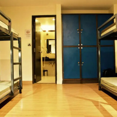 goStops Delhi (Stops Hostel Delhi) Кровать в общем номере с двухъярусной кроватью