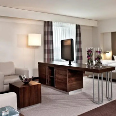Estrel Hotel Berlin 4* Стандартный номер с двуспальной кроватью фото 7