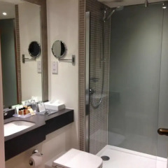Отель Holiday Inn WARRINGTON 3* Стандартный номер с различными типами кроватей фото 3