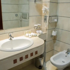 City Seasons Hotel Muscat 4* Улучшенный номер с различными типами кроватей