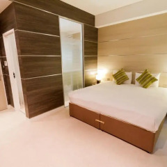 Отель TheWesley 4* Улучшенный номер с двуспальной кроватью фото 2