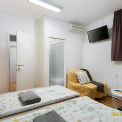 Hostel Bureau Номер Делюкс с различными типами кроватей фото 7