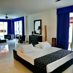 Отель East Suites Люкс с двуспальной кроватью фото 8