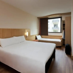 Отель ibis Barcelona Meridiana 2* Стандартный семейный номер разные типы кроватей фото 2