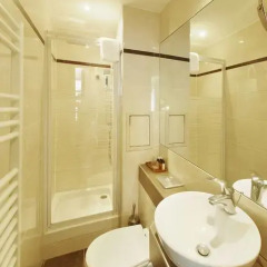 Отель Hôtel Poussin 3* Стандартный номер с различными типами кроватей фото 10
