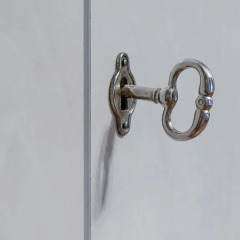 Апартаменты Ludwig Apartments on Nevskiy 107 сейф в номере