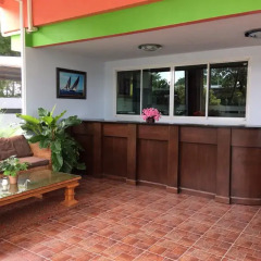 Santiphap Hotel & Villa интерьер отеля