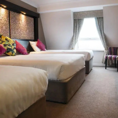 Flannerys Hotel 3* Стандартный семейный номер с различными типами кроватей фото 7