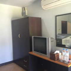 Отель Mermaid Beachfront Resort Ланта удобства в номере