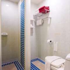 Chaweng Budget Hotel 3* Стандартный номер с различными типами кроватей фото 11