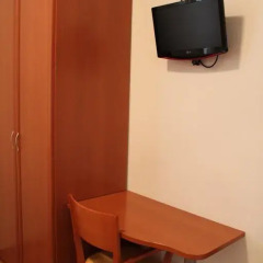 Отель Hostal Jerez Стандартный номер с различными типами кроватей фото 11