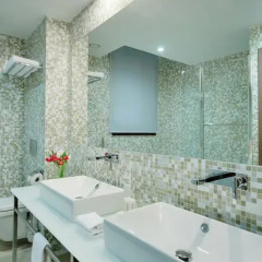 Гостиница Golden Tulip Rosa Khutor (Голден Тюлип Роза Хутор) 4* Стандартный номер с двуспальной кроватью фото 4