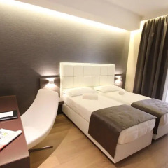 Отель Mokinba Hotels Baviera 4* Улучшенный номер с разными типами кроватей фото 18