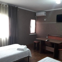 Отель Guest House on ul Yaltinskaya 121 A Кыргызстан, Бишкек - отзывы, цены и фото номеров - забронировать отель Guest House on ul Yaltinskaya 121 A онлайн комната для гостей фото 4