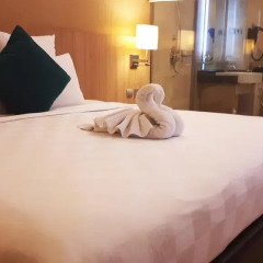 Novotel Surabaya Hotel 4* Улучшенный номер с различными типами кроватей фото 9