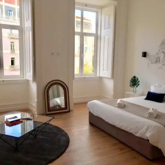 Отель Lisbon Check-In Guesthouse 3* Люкс повышенной комфортности с различными типами кроватей