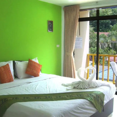 Отель Patong Bay Guesthouse 2* Улучшенный номер с различными типами кроватей фото 4