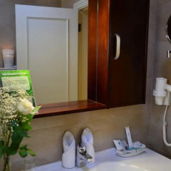 Отель Comfort Hotel Suites Иордания, Амман - отзывы, цены и фото номеров - забронировать отель Comfort Hotel Suites онлайн ванная фото 2
