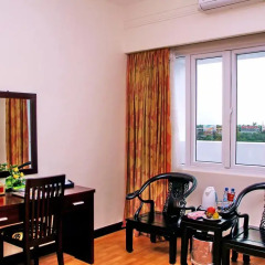 Century Riverside Hotel Hue 4* Семейный номер Делюкс с двуспальной кроватью фото 3