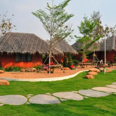 Отель The Charm Boutique Resort бассейн