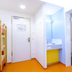Hi Munich Park Youth Hostel Мюнхен сейф в номере