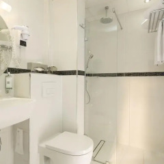 Hotel Plaza Elysées 4* Улучшенный номер с различными типами кроватей фото 5