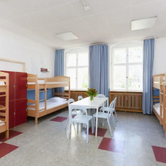 Three Little Pigs Hostel Berlin Кровать в общем номере с двухъярусной кроватью