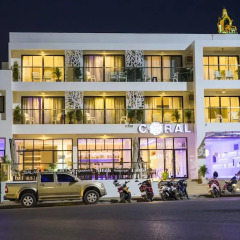 Отель Coral Inn парковка