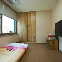 Отель Myeongdong ECO House 2* Стандартный номер с 2 отдельными кроватями фото 19