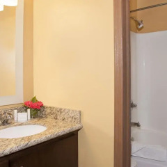 Отель TownePlace Suites by Marriott Indianapolis - Keystone Студия с различными типами кроватей фото 3