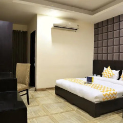 Отель FabHotel Aksh Palace Golf Course Road 3* Номер Делюкс с различными типами кроватей фото 3