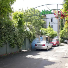 Hotel DEMI парковка