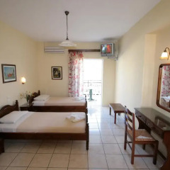 Апартаменты Village Inn Studios & Family Apartments комната для гостей фото 5