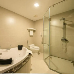 Muong Thanh Hanoi Centre Hotel 3* Представительский люкс с различными типами кроватей