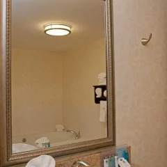 Отель Hampton Inn Indianapolis Downtown Across from Circle Centre 3* Люкс с различными типами кроватей фото 11