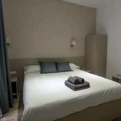Отель Hostalin Barcelona Pg. de Gràcia 3* Стандартный номер с двуспальной кроватью фото 22