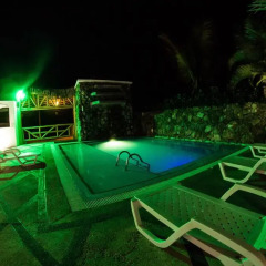 Отель Dharma Beach бассейн