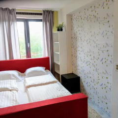 Апартаменты Arena Deluxe Apartment комната для гостей фото 4