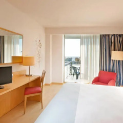 Отель Tryp Port Cambrils 4* Улучшенный номер с различными типами кроватей фото 3