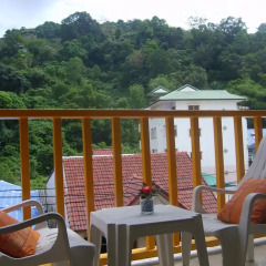 Отель Patong Bay Guesthouse 2* Улучшенный номер с различными типами кроватей фото 8