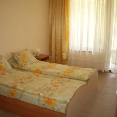 Апартаменты Sun City 1 Holiday Apartments Солнечный берег комната для гостей фото 3