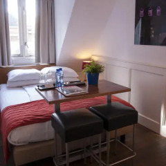 Lange Jan Hotel 2* Номер с общей ванной комнатой с различными типами кроватей (общая ванная комната) фото 7
